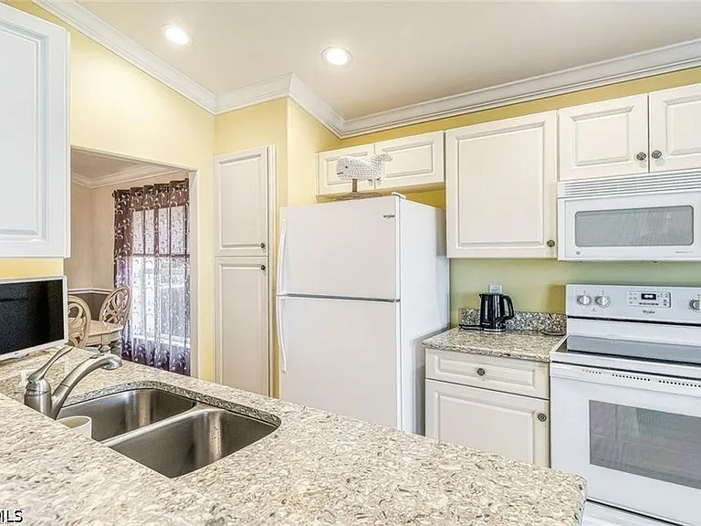 10025 Oakhurst Way — Photo 8
