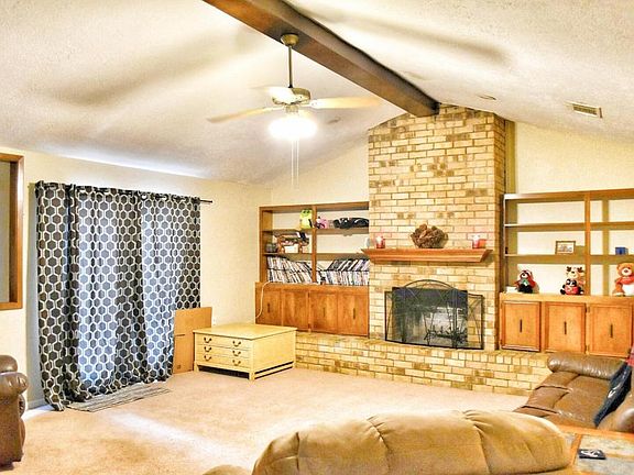 5th image of 2915 Forestwood Dr