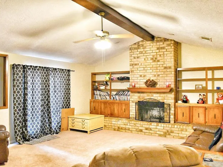2915 Forestwood Dr — Photo 5