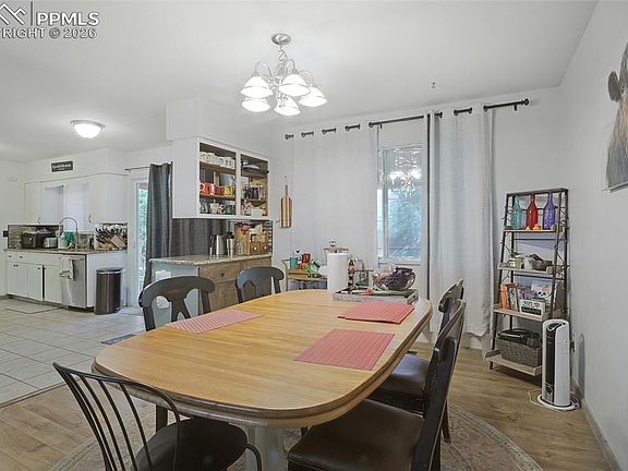 5th image of 1239 Martin Dr