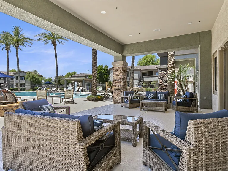 Adiamo Palm Valley Apartments in Goodyear, AZ