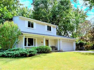 2394 Kettle Dr, Troy, MI 48083