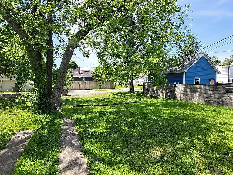 228 N Tacoma Ave — Photo 15