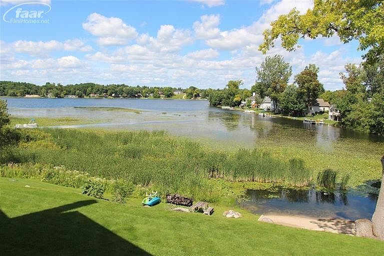 2nd image of 16195 Pine Lake Forest Ct