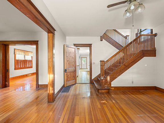 2nd image of 12905 Cathy Ln