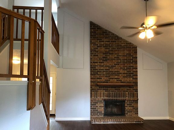3rd image of 2207 Gladstone Dr