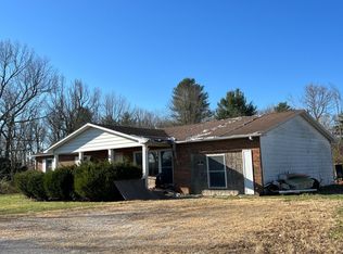 2469 N Hilltop Ln, Austin, IN 47102