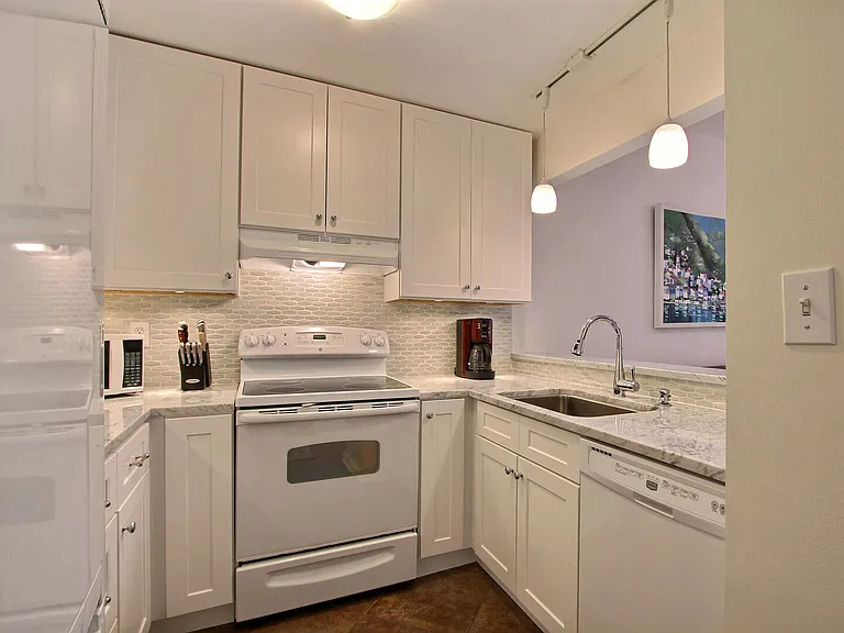 206 W Duffy St #C — Photo 8