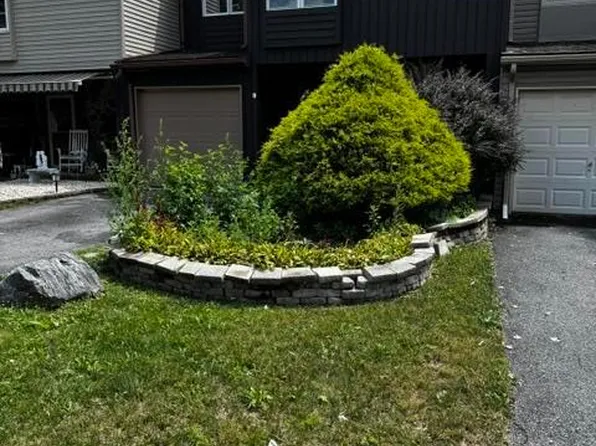 353 Tamarack Dr, Allentown, PA 18104