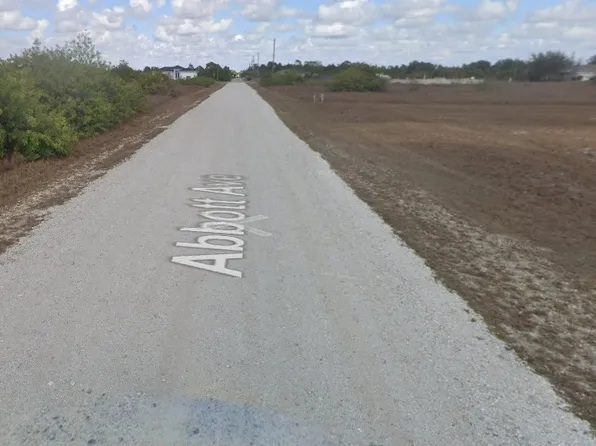 1413 Abbott Ave, Lehigh Acres, FL 33972