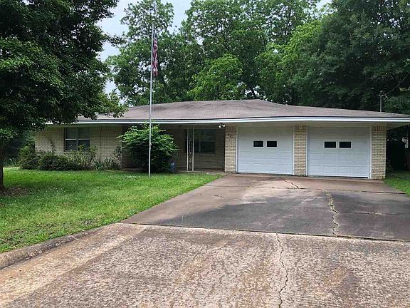 2nd image of 440 Shady Oaks Ln