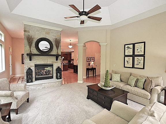 3rd image of 8819 Creighton Dr