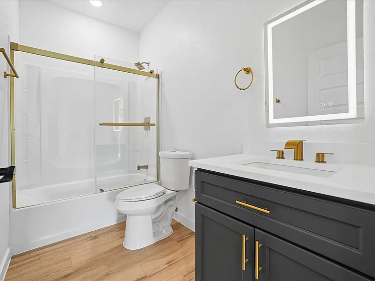 Upstairs bathroom