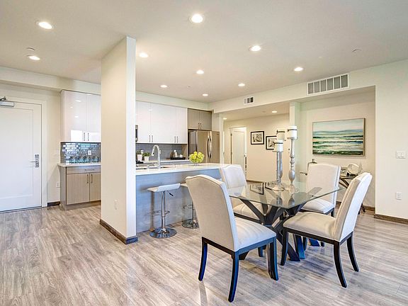 4th image of 1936 Selby Ave Unit 201