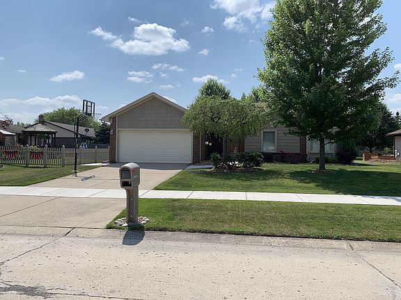 4th image of 40579 Woodside Dr