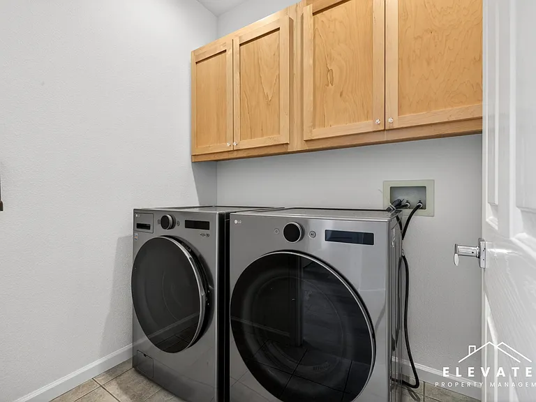 9400 Chalk Hill Rd — Photo 29