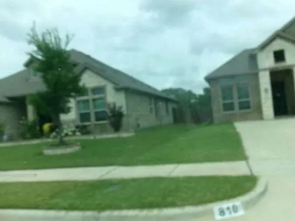 808 Virginia Dr, Mansfield, TX 76063