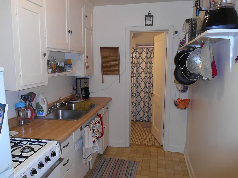 586 Holly Ave — Photo 12