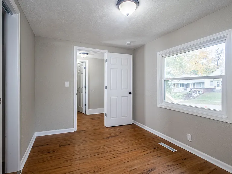 4234 Parker St — Photo 12