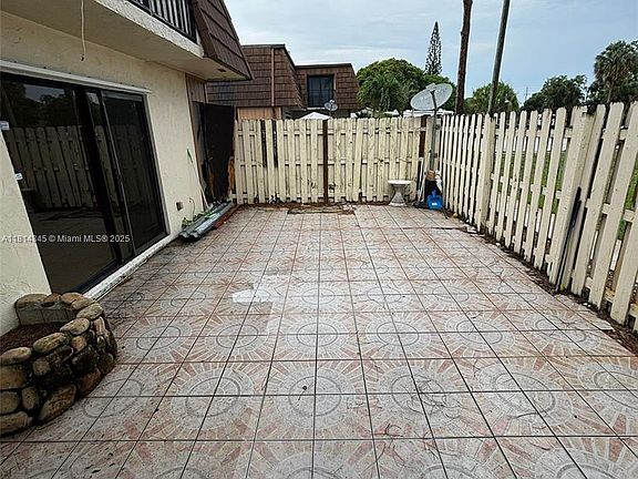 3rd image of 2333 Caroma Ln #1