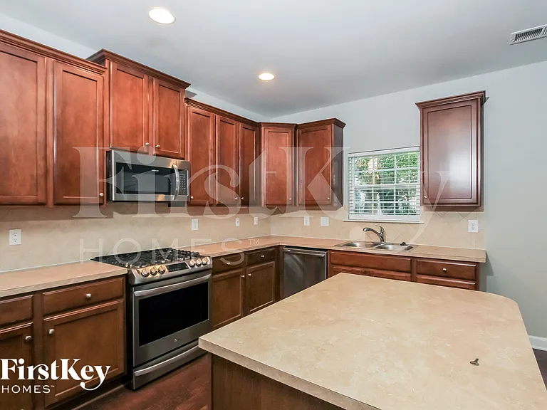 4204 High Shoals Dr — Photo 4