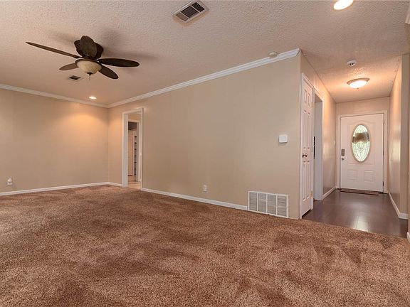 4th image of 262 Dale Dr