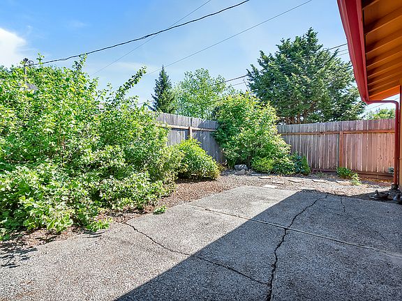 2nd image of 1616 Garfield Ave NW