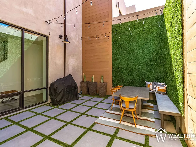 879 W Paseo De Los Zanjeros — Photo 26