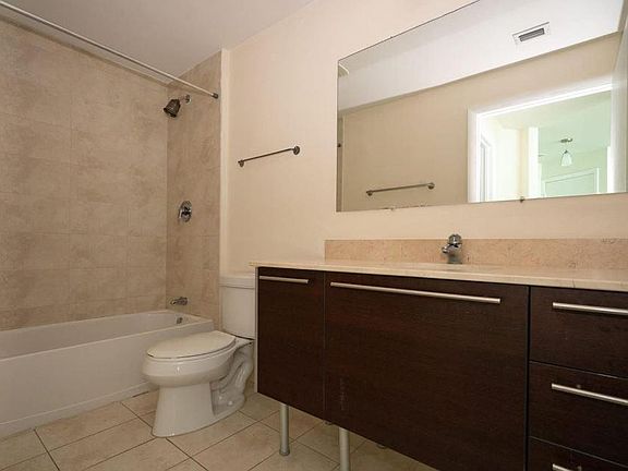 4th image of 1900 N Bayshore Dr #1713