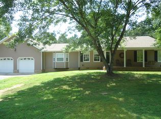 3386 Dobson Dr, Rocky Face, GA 30740