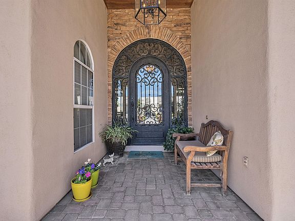 5th image of 1708 E Menlo St