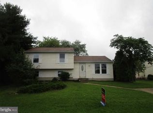 4 Decatur Ln, Sicklerville, NJ 08081