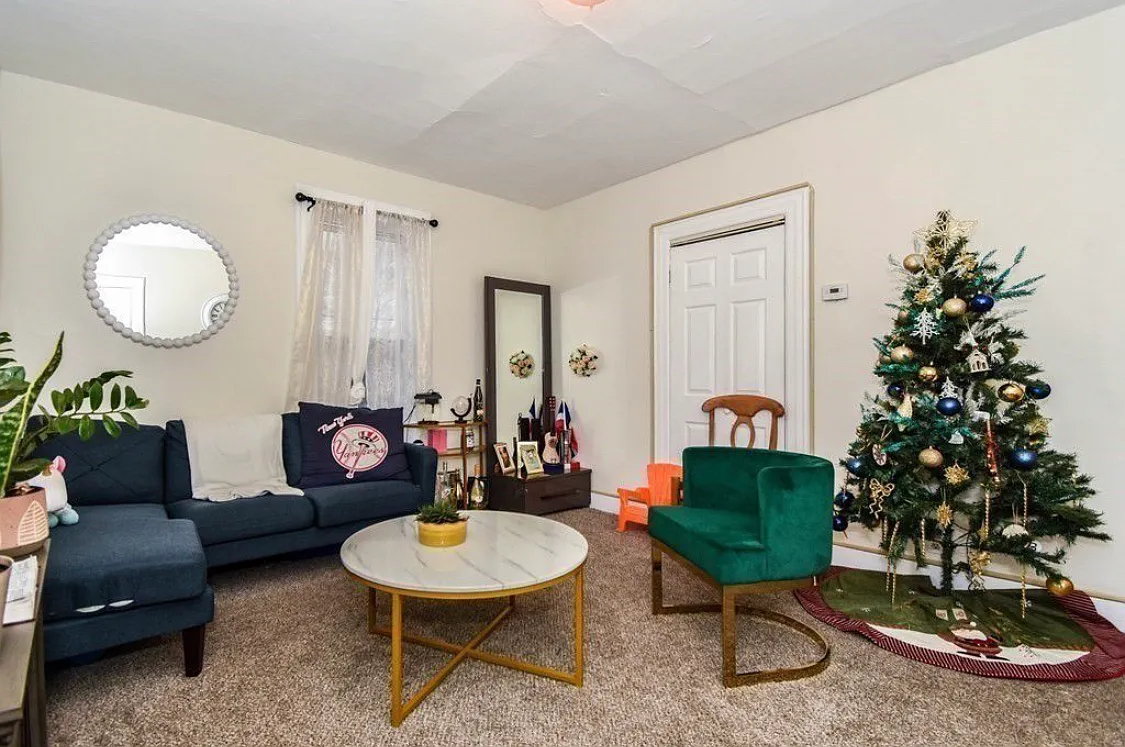 2 bed, 900 sqft, $850 — Photo 1