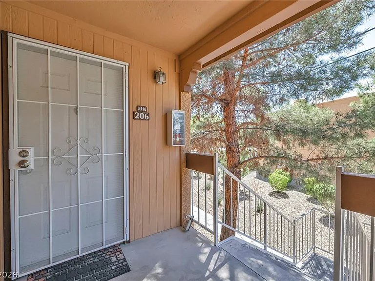 5118 S Jones Blvd #206 — Photo 24