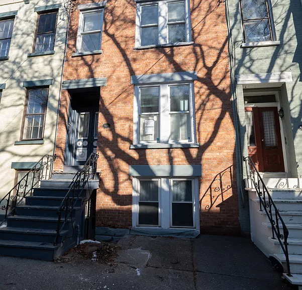 335 Hudson Ave — Photo 1
