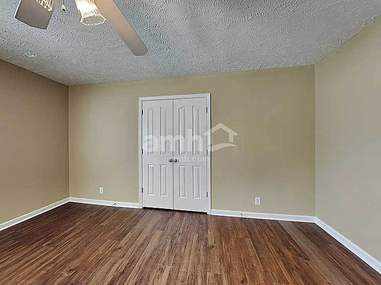 1802 Potters Ct — Photo 15