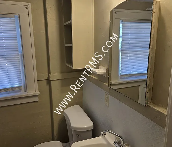 111 NW Quinton Ave — Photo 20