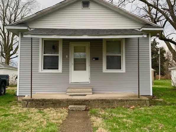109 N Wilson St, Girard, IL 62640