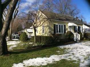 95 Davison Rd, Lockport, NY 14094