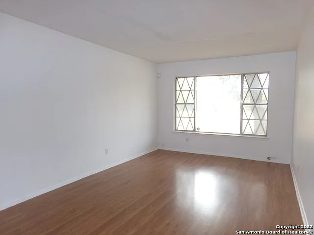 5975 Babcock Rd — Photo 11
