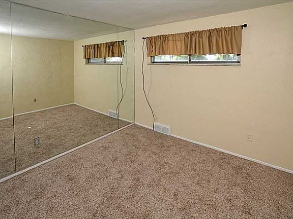 4th image of 843 Cottonwood Dr