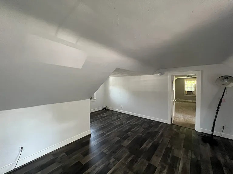 104 Dumont Ave #2 — Photo 10