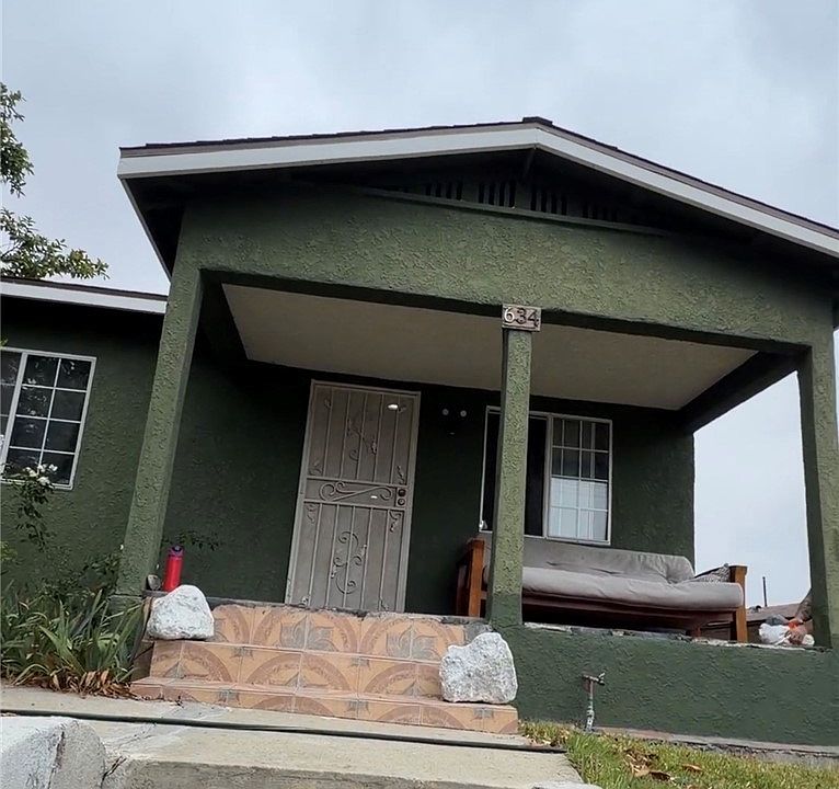 1st image of 634 W 4th St