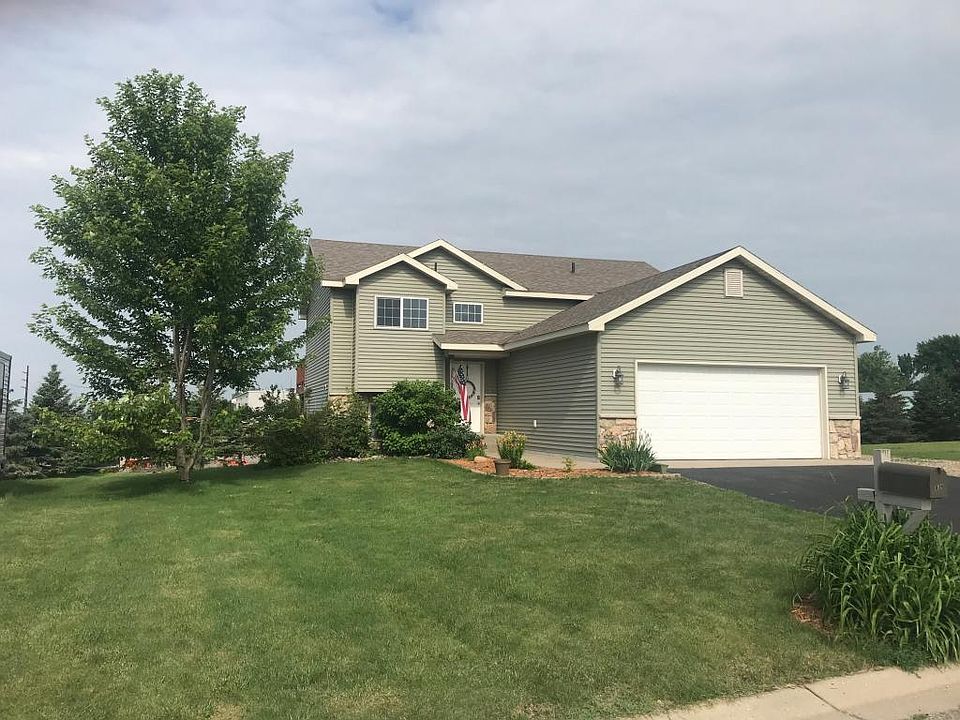 1st image of 836 Poplar Dr SE