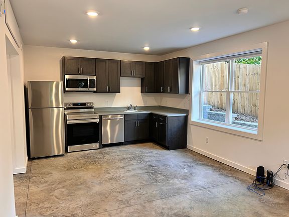 5th image of 2 Kirby Rd Unit 2