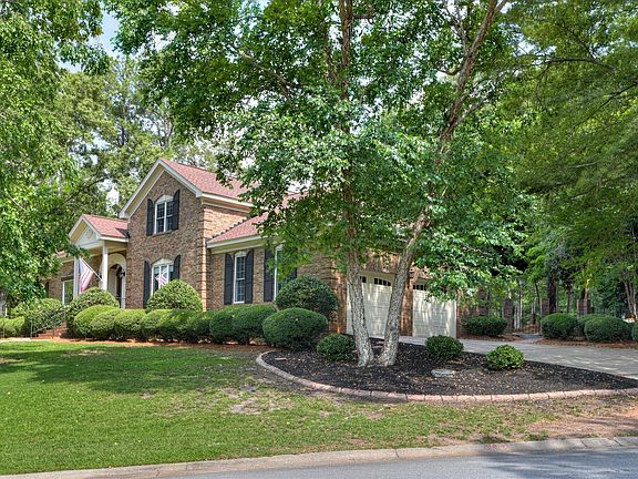 3rd image of 100 Scotch Pine Ct
