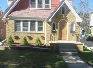 1903 N 85th St, Wauwatosa, WI 53226