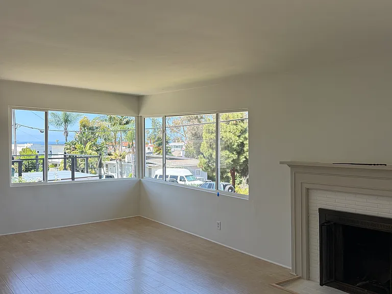 211 Trafalgar Ln — Photo 4