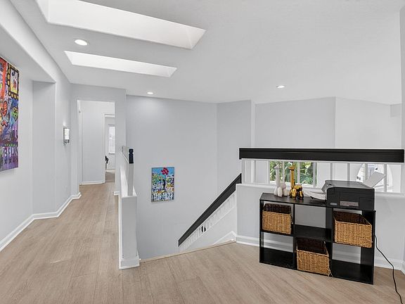 3rd image of 7825 Travelers Tree Drive