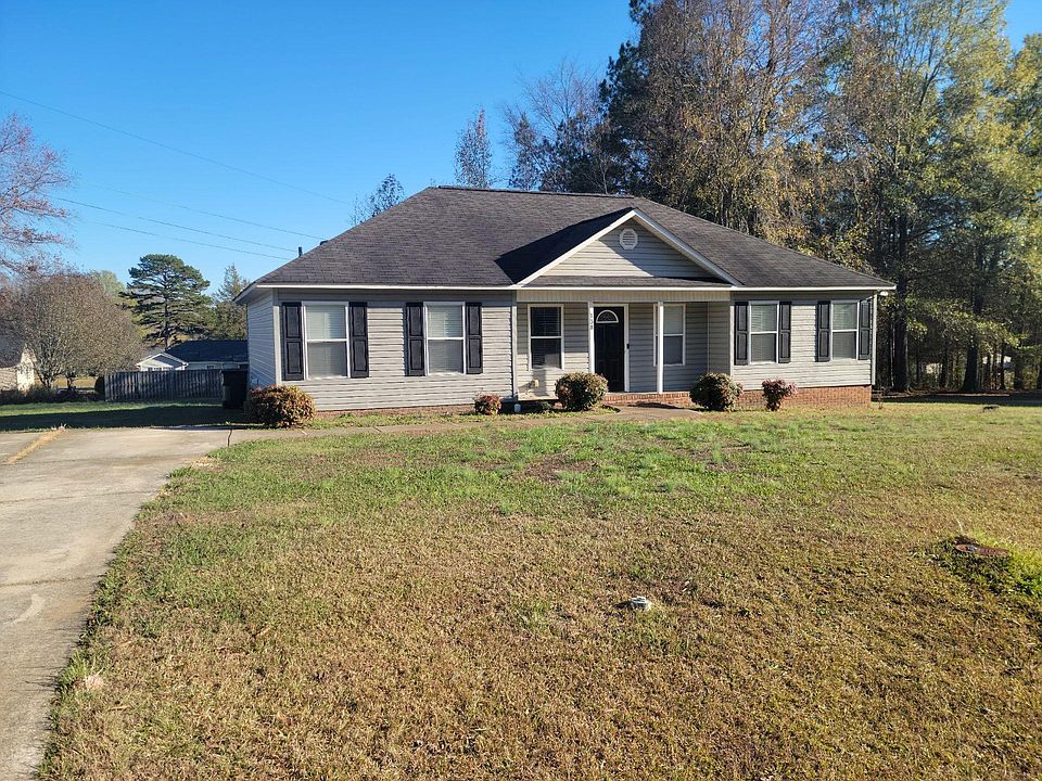1st image of 138 Scotch Pine Dr